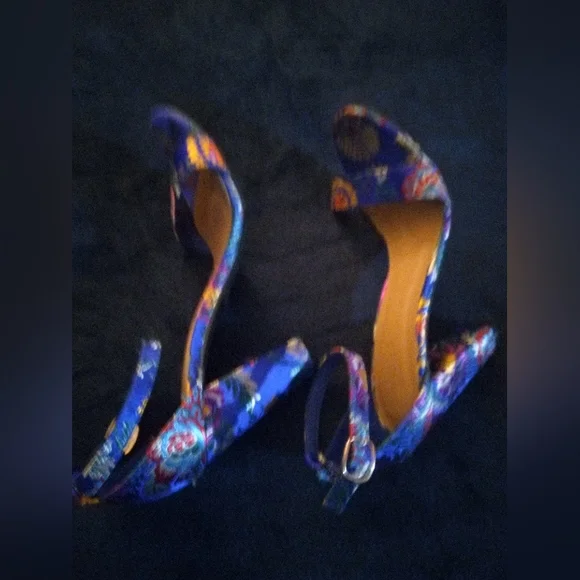 Beautiful Blue Floral Sandals - Picture 2 of 4